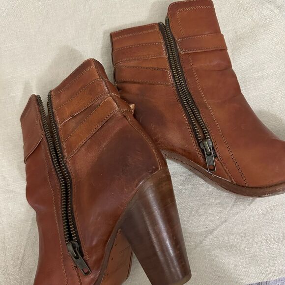 FRYE 4015 Ankle Boots Booties in Cognac Leather #3475389 - Picture 6 of 11